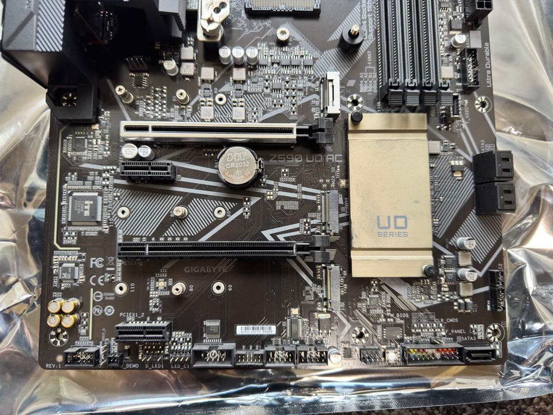 GIGABYTE Z590 UD AC マザーボード