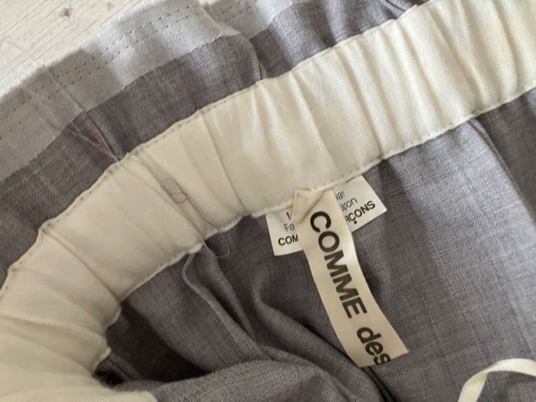 コムデギャルソン ライトグレー プリーツスカート ウエストゴム仕様