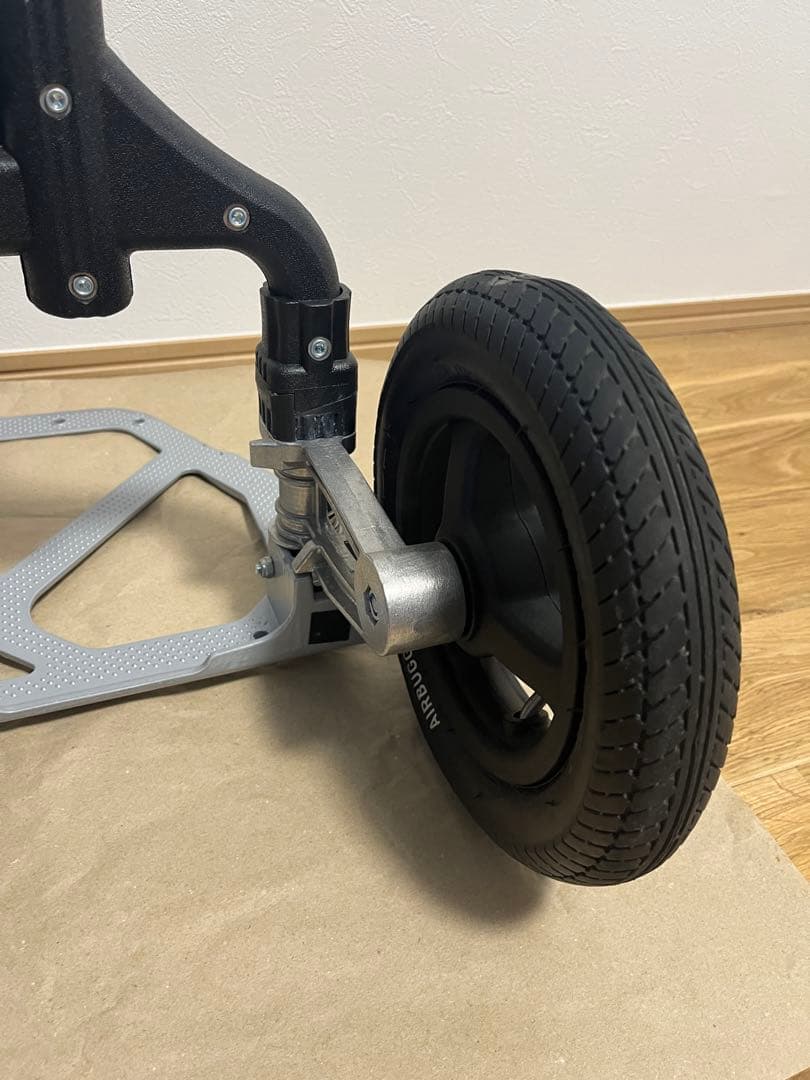 折りたたみ　エアバギータイヤ付きキャリー