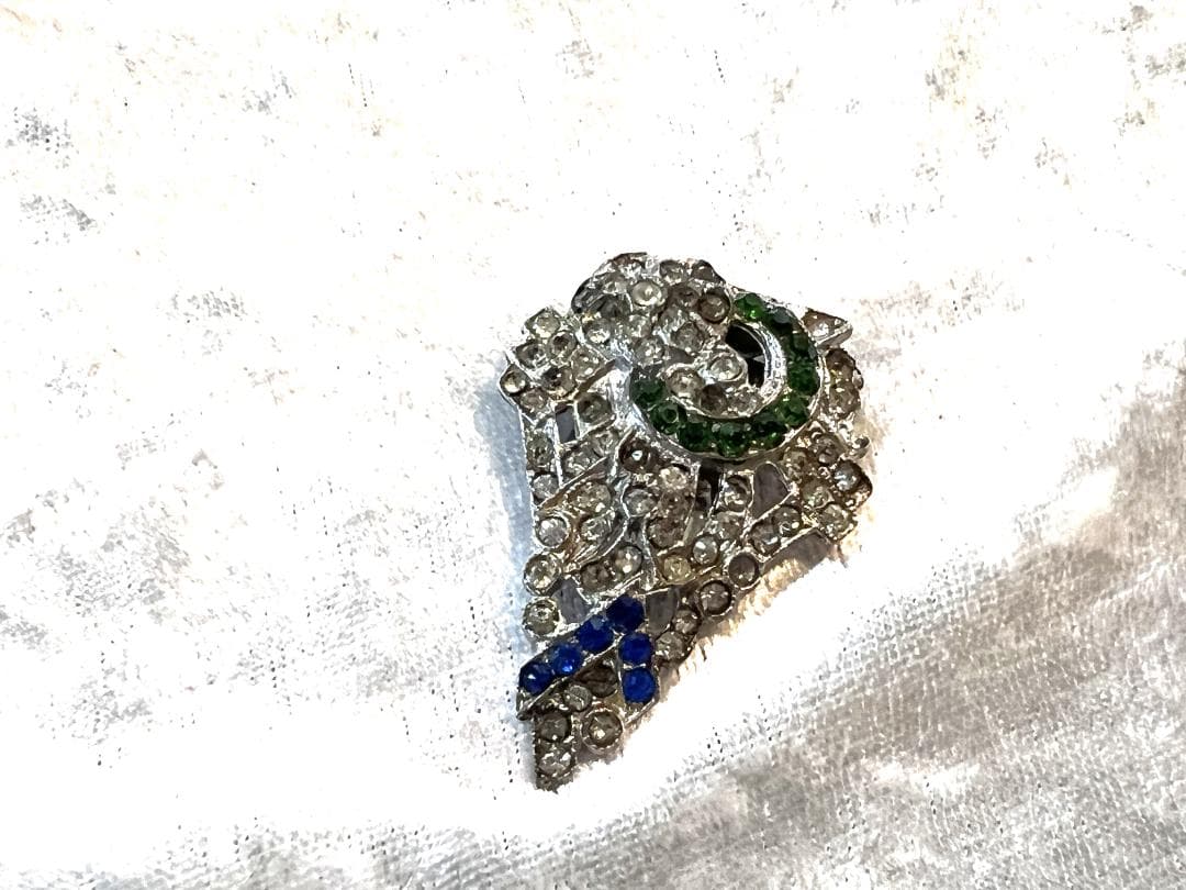 ダブルクリップブローチ　２つのクリップを組み合わせてあります。