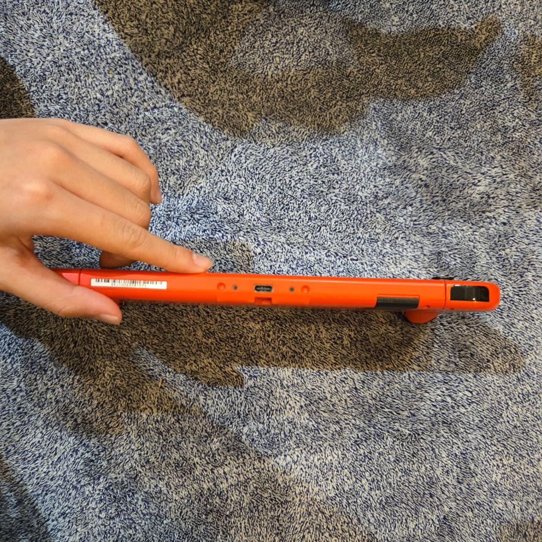 レッド Nintendo Switch 本体　中古