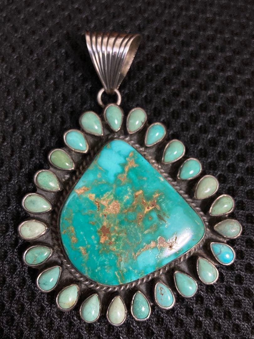 ナバホ族ターコイズペンダント A. Jakeインディアンジュエリーロンハーマン