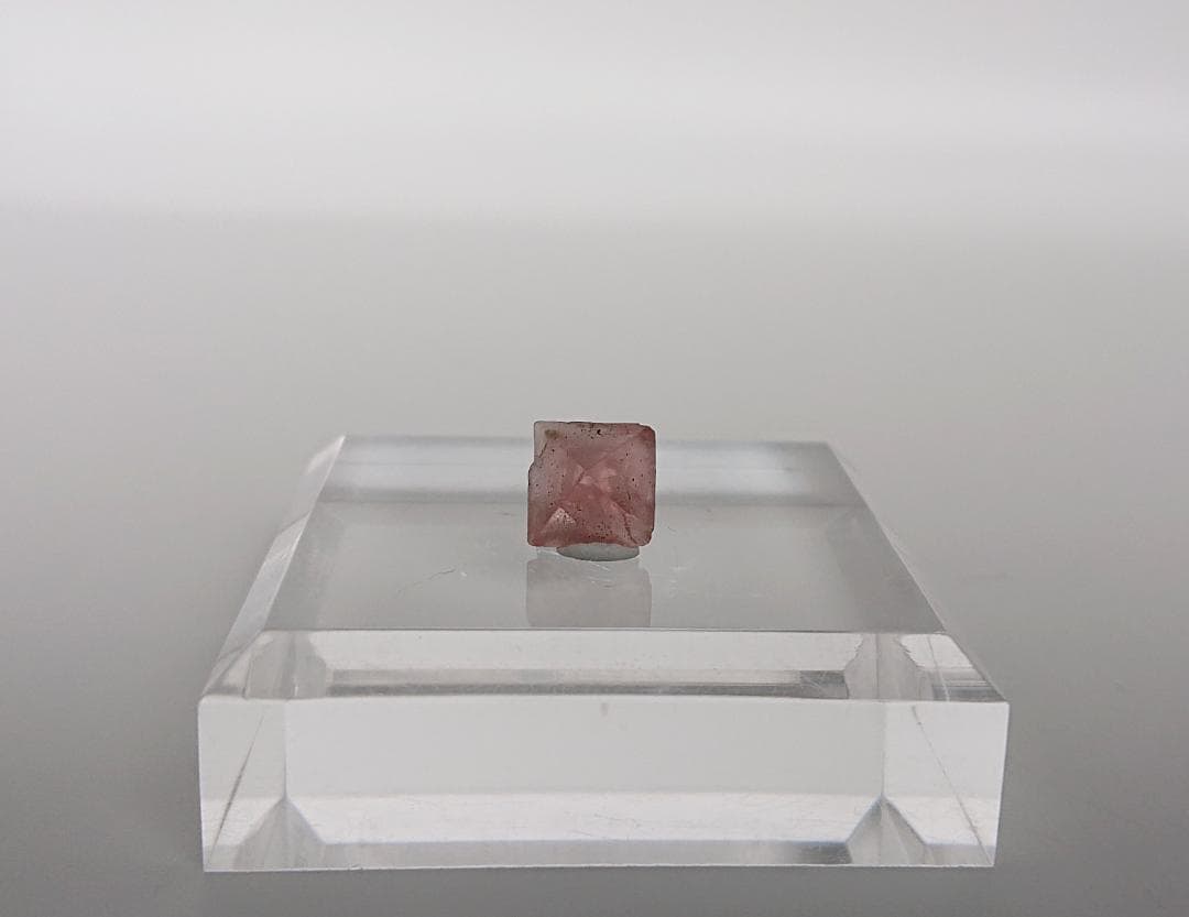 鉱物標本　ピンク  フローライト（蛍石）　内モンゴル