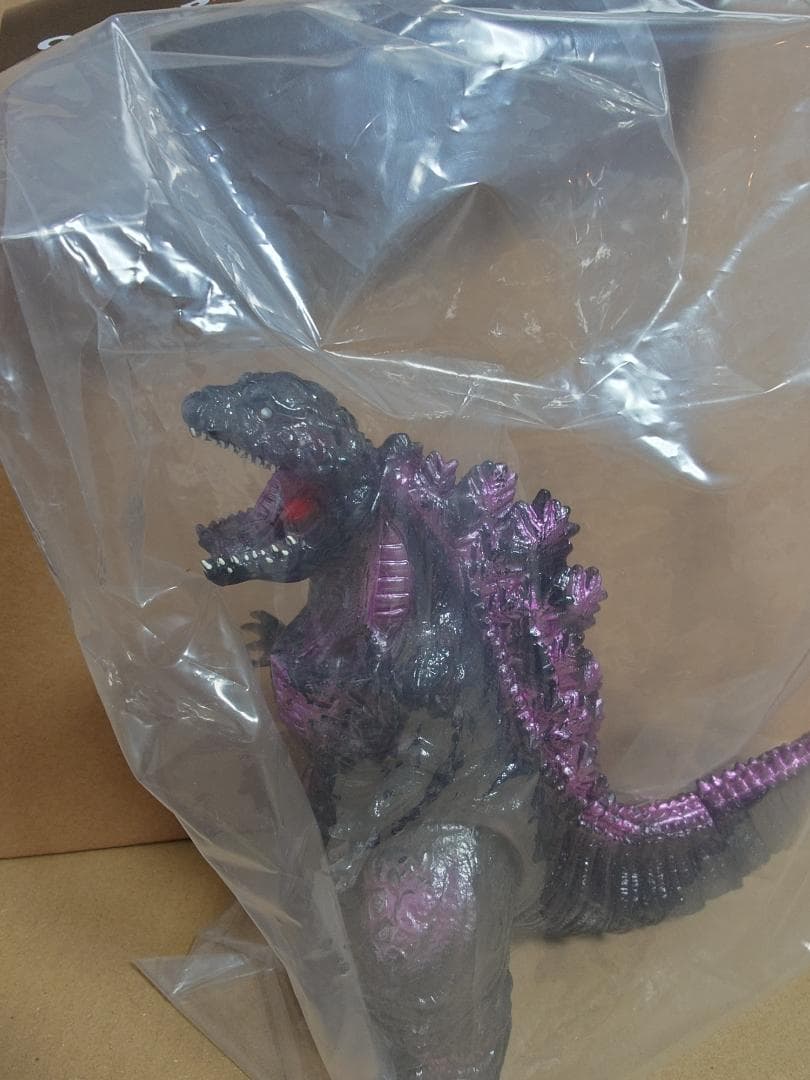 one up. シン・ゴジラ 覚醒 クリアブラック成形