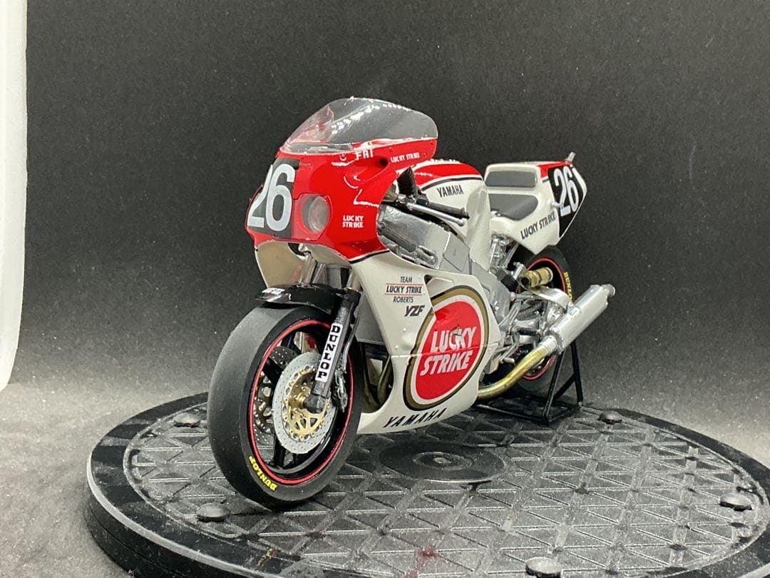 ⑤ヤマハYZF750コシンスキー&レイボーン組　鈴鹿8耐　プラモデル完成品