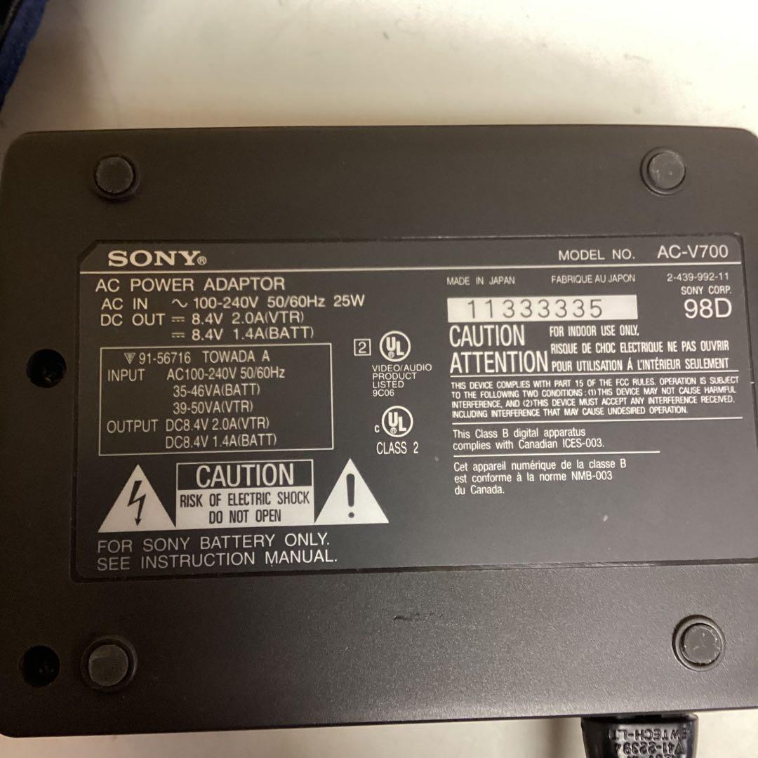 SONY DCR-TRV5 ビデオカメラ本体　ハンディカメラ　収納バック（H36