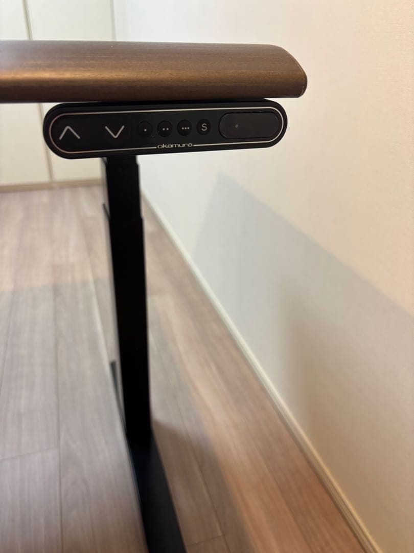 オカムラ 電動昇降デスクSwift スイフト 幅155×奥行77.5cm 20万