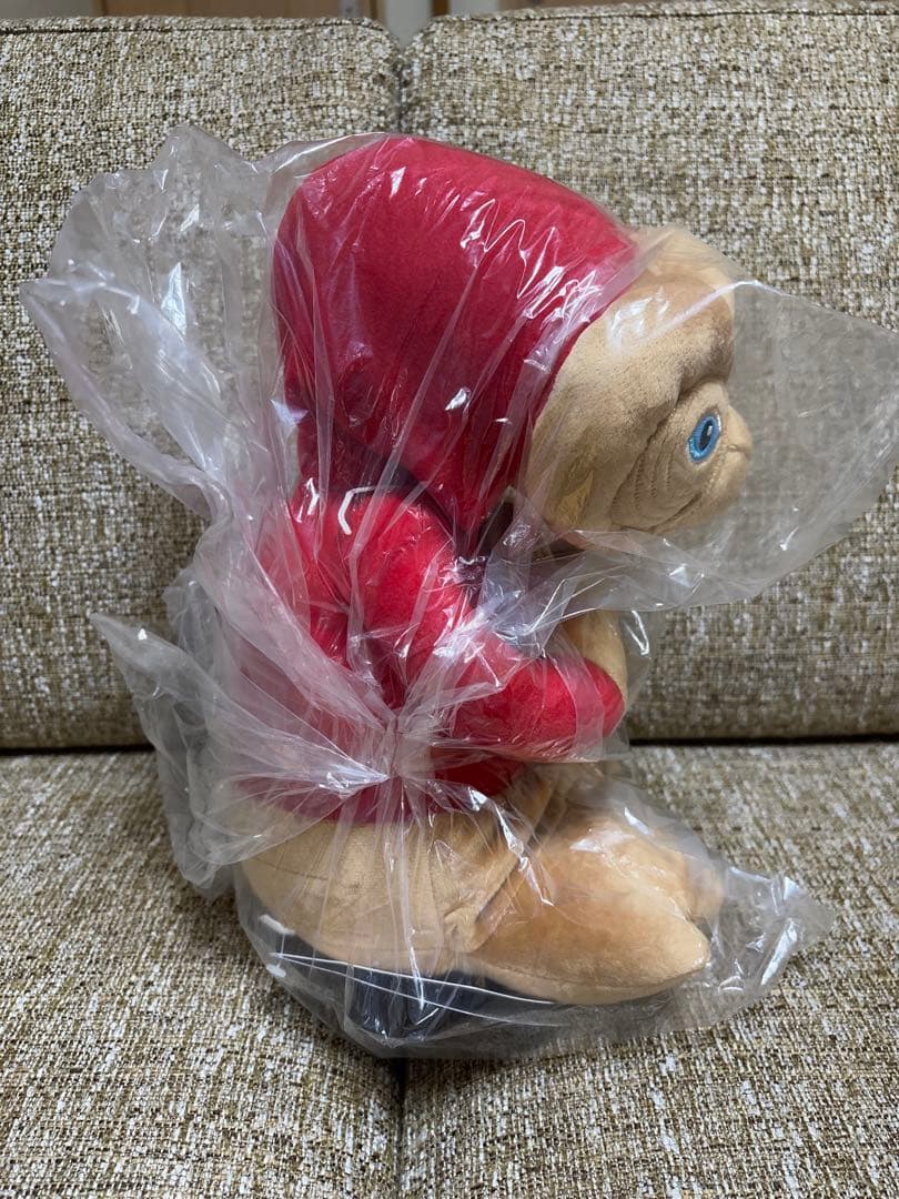 E.T. メガジャンボ赤パーカーぬいぐるみ