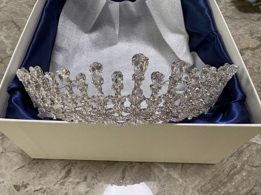 ラブティアラ ハドリージルコニアティアラ