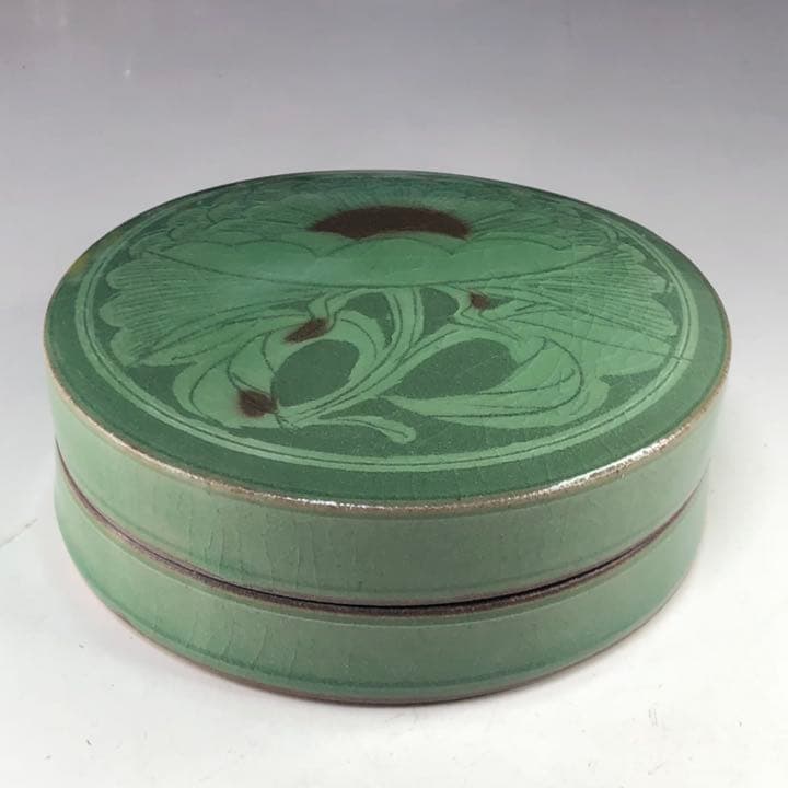 中島正雄 青磁 牡丹文 陶硯 香合