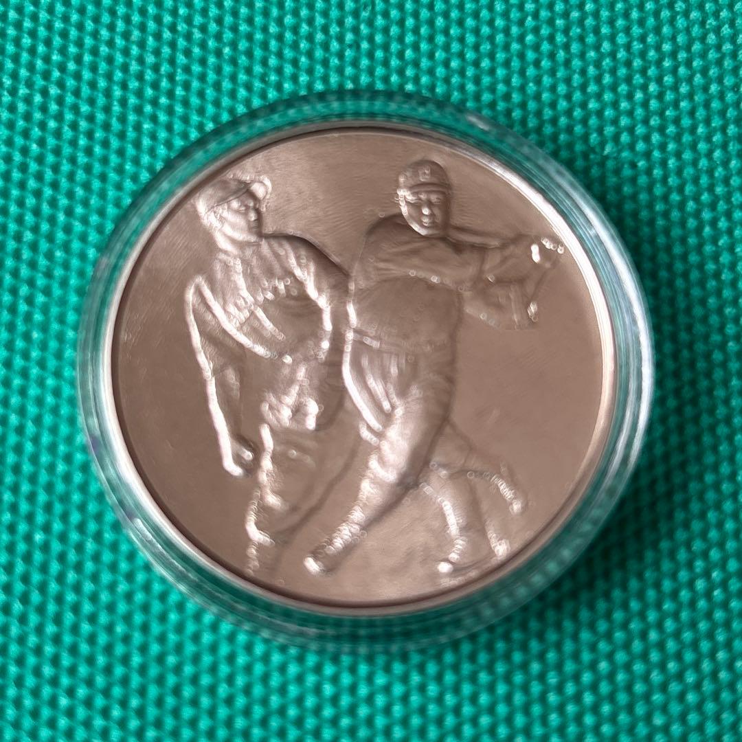 銀製メダル、年銘板純銀メダル