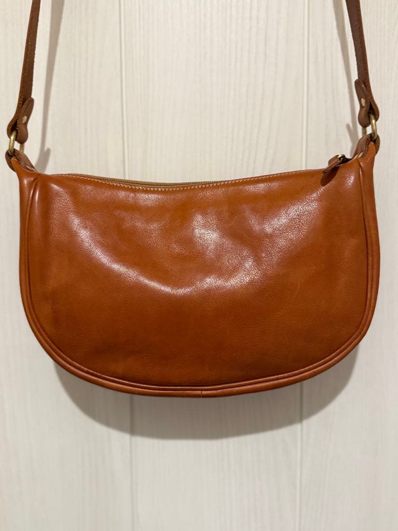 【イルビゾンテ】　IL BISONTE　ショルダーバッグ　三日月☾