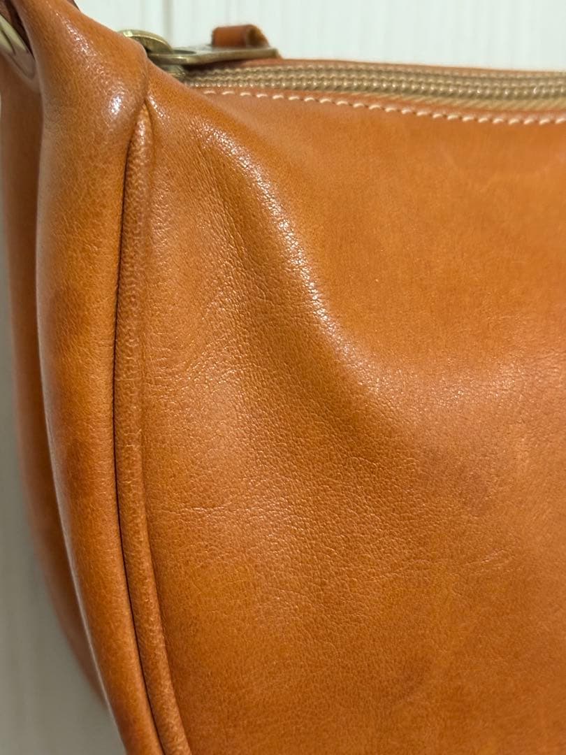 【イルビゾンテ】　IL BISONTE　ショルダーバッグ　三日月☾