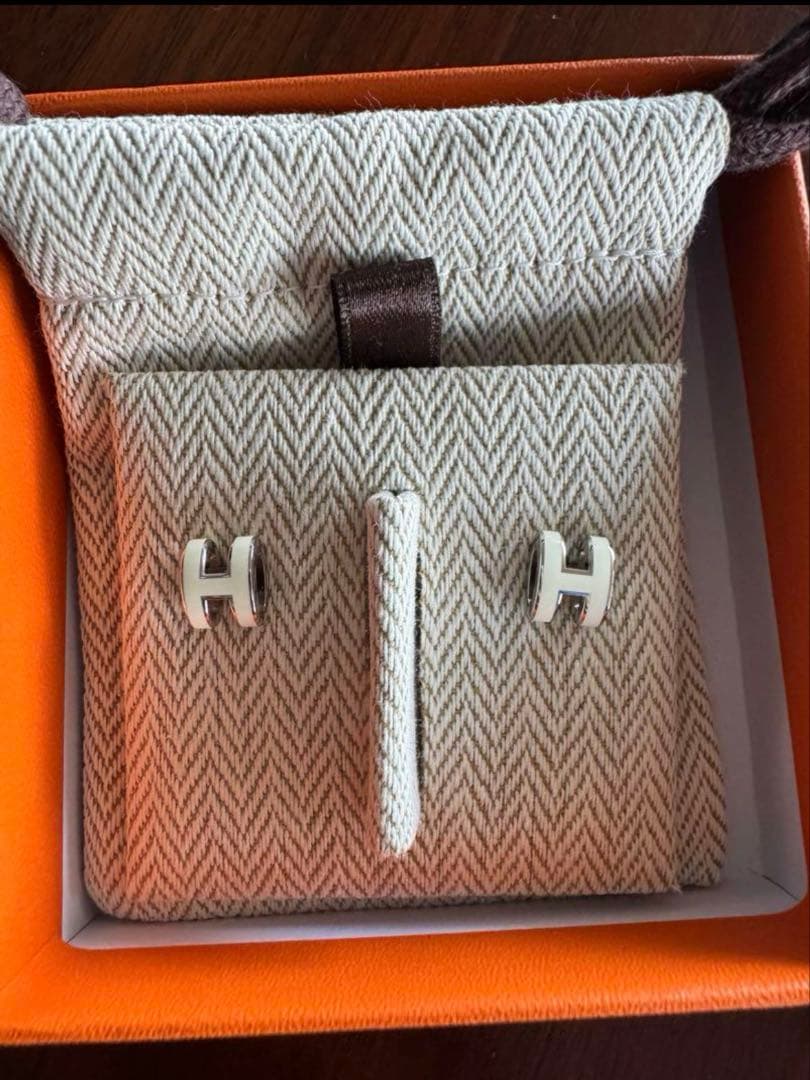 エルメス HERMES ポップH ピアス 白 シルバー金具 新品未使用 正規品