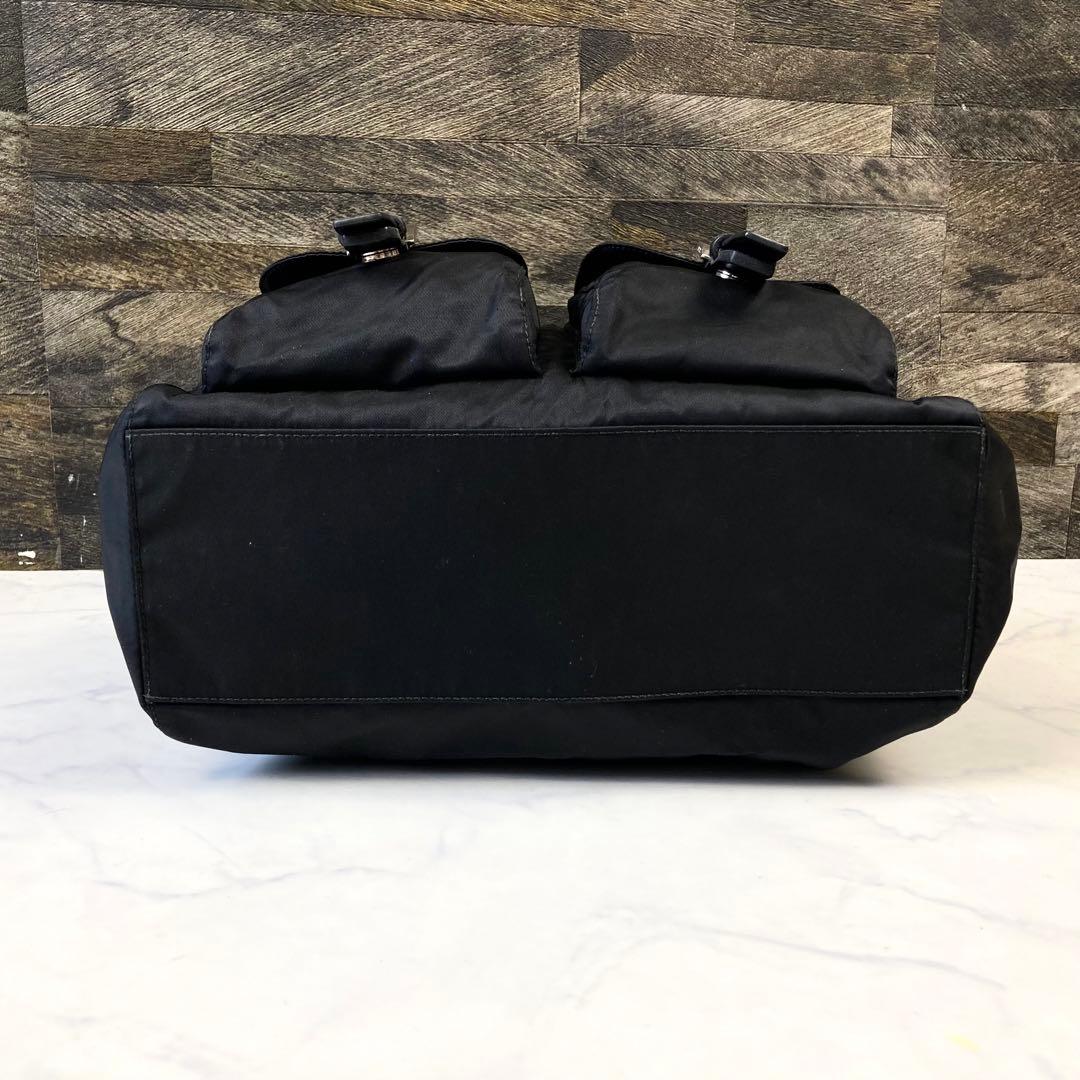 PRADAトートバッグ ビジネス テスートナイロン 三角ロゴ　黒