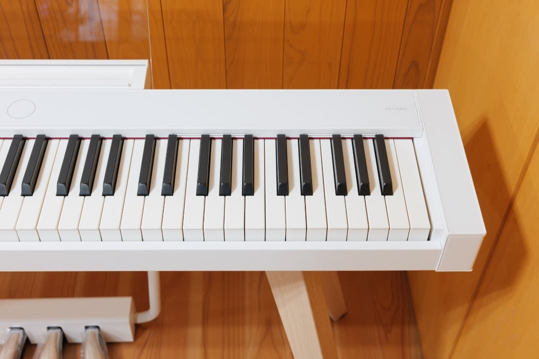 CASIO Privia PX-S7000WE　電子ピアノ