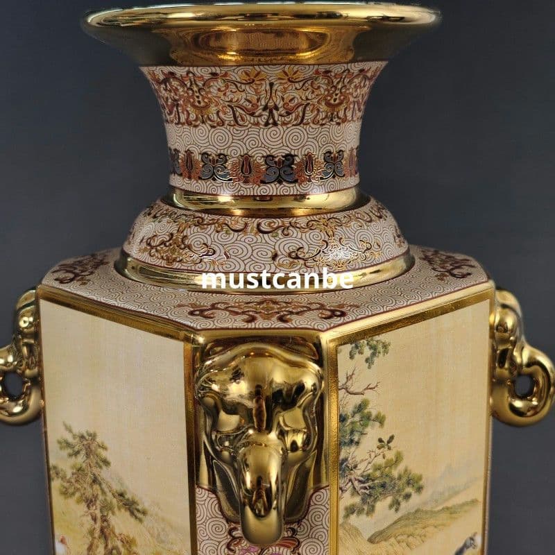 景徳鎮 蒔金四方磁器王瓶 陶磁器 装飾品 現代工芸品 美術品 置物