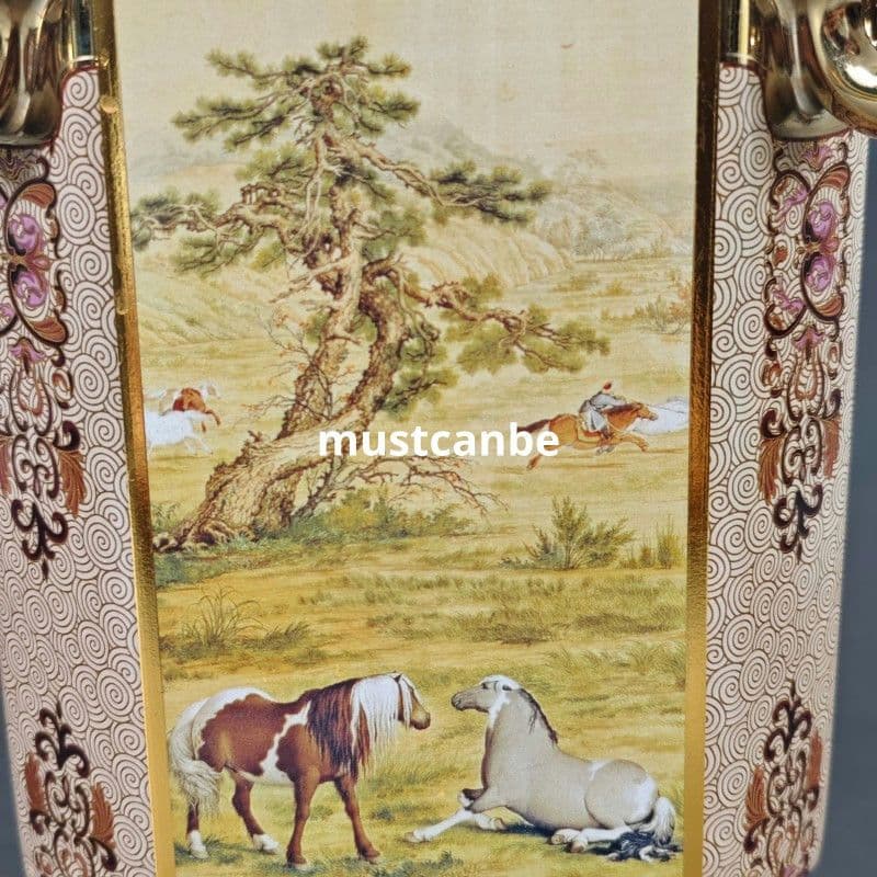 景徳鎮 蒔金四方磁器王瓶 陶磁器 装飾品 現代工芸品 美術品 置物