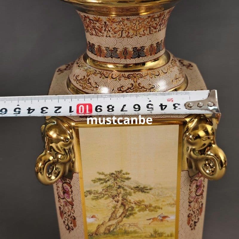 景徳鎮 蒔金四方磁器王瓶 陶磁器 装飾品 現代工芸品 美術品 置物