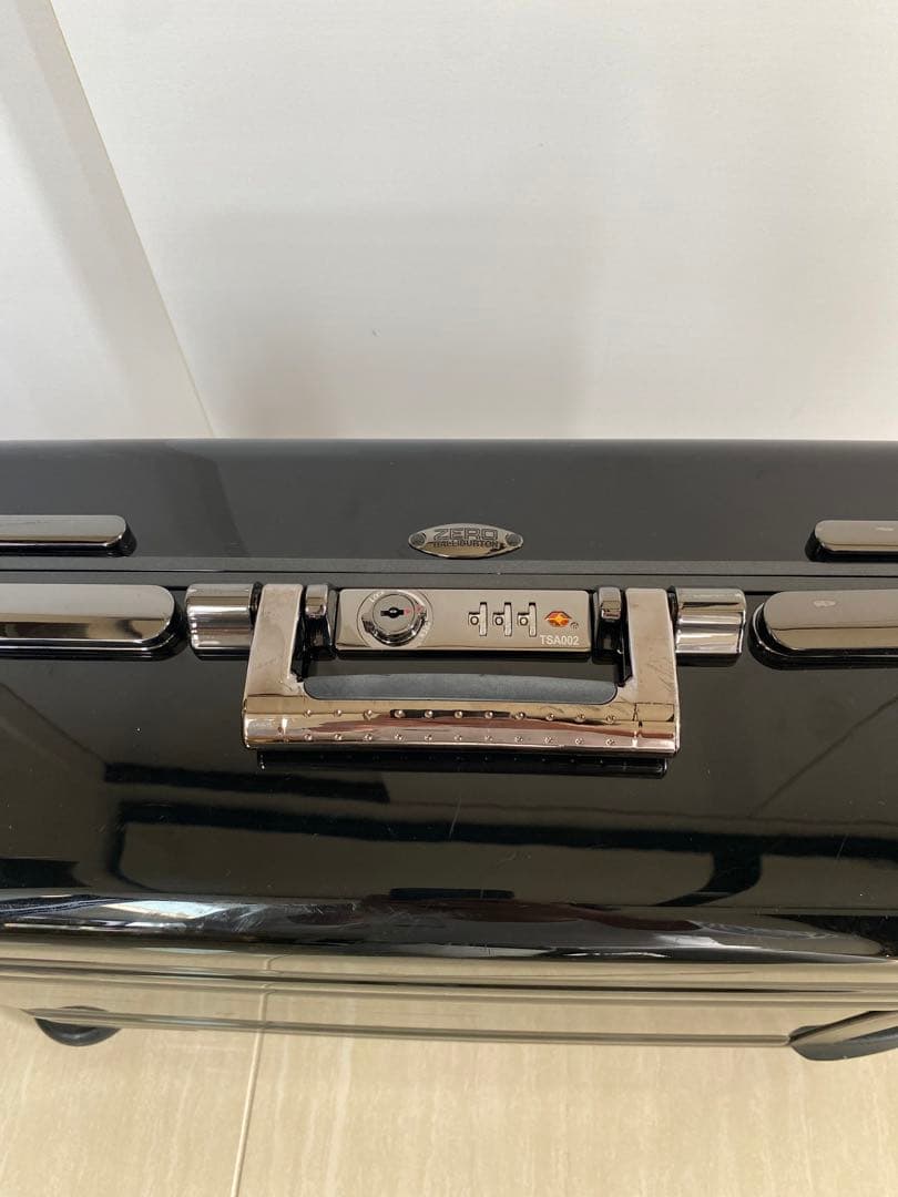 ゼロハリバートン スーツケース 機内持ち込み