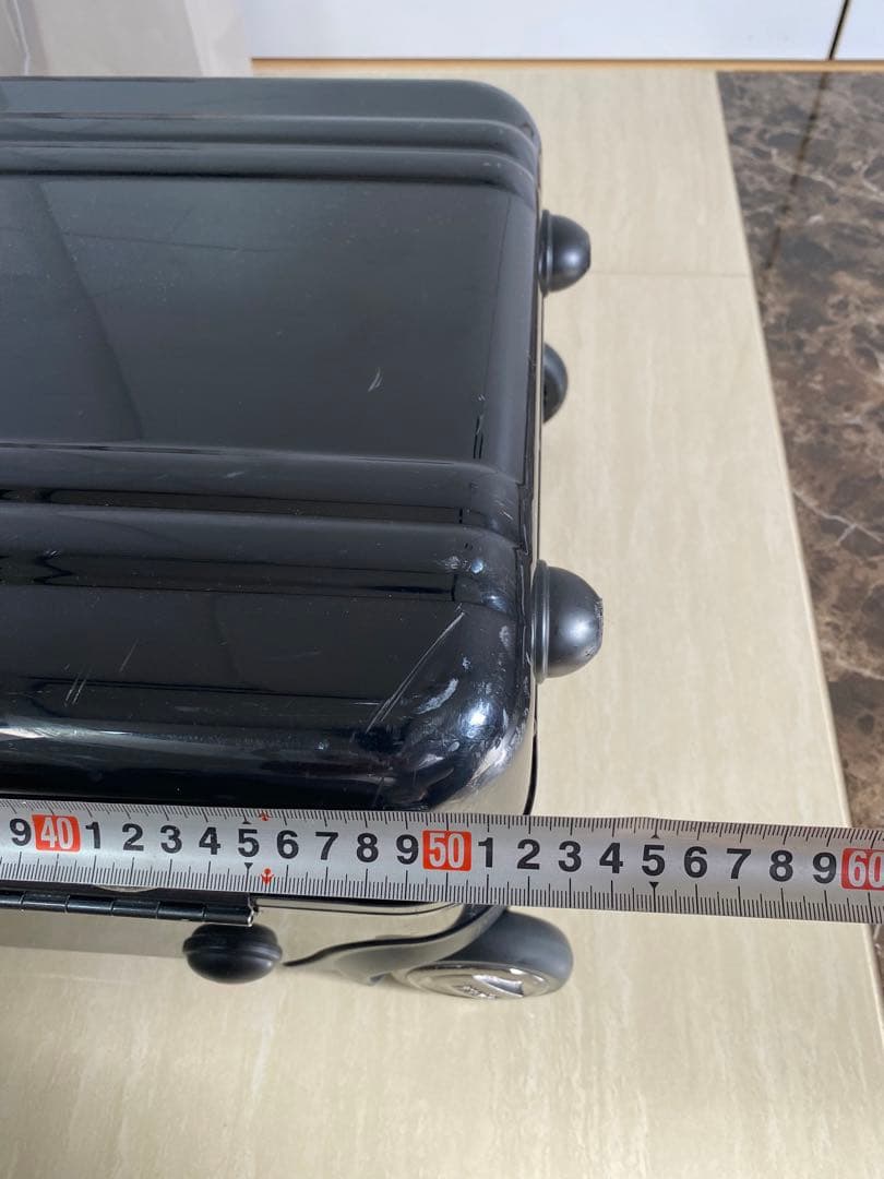 ゼロハリバートン スーツケース 機内持ち込み