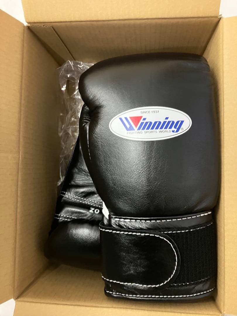 Winning ボクシンググローブ 10 oz ブラック