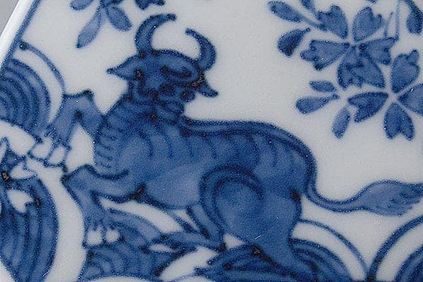 u232 茶道具　三浦竹泉　古染付写桜川六角香合