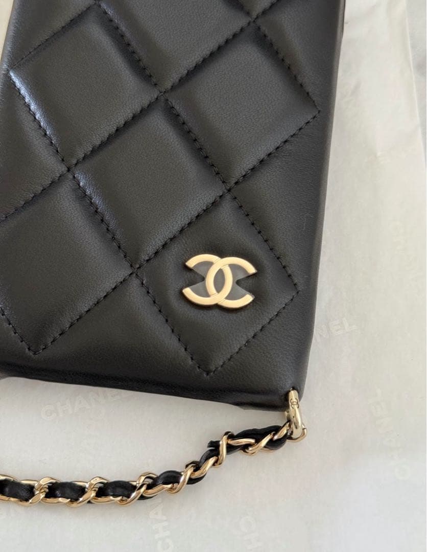 【SALE】CHANEL パールストラップ iPhone14ProMAXケース