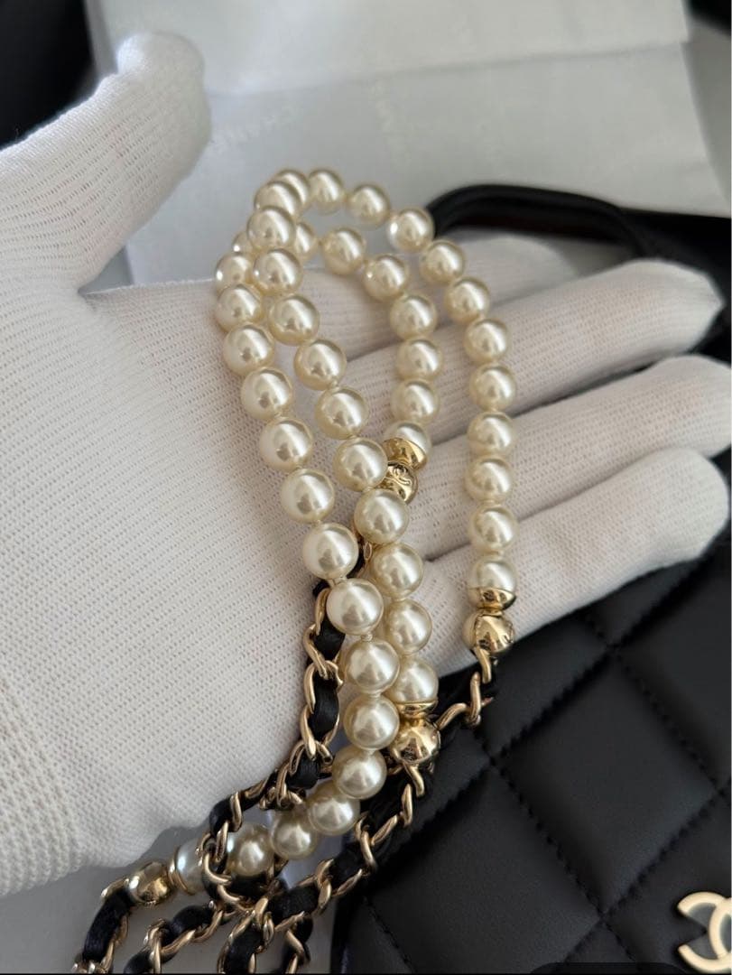 【SALE】CHANEL パールストラップ iPhone14ProMAXケース