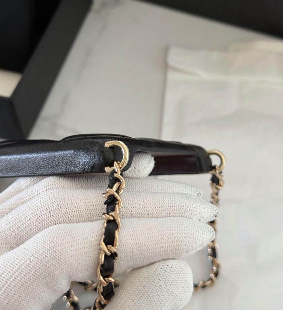 【SALE】CHANEL パールストラップ iPhone14ProMAXケース