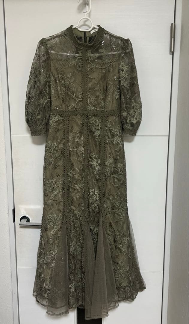 レジャ　花柄刺繍レース加工チュールヘムワンピースドレス