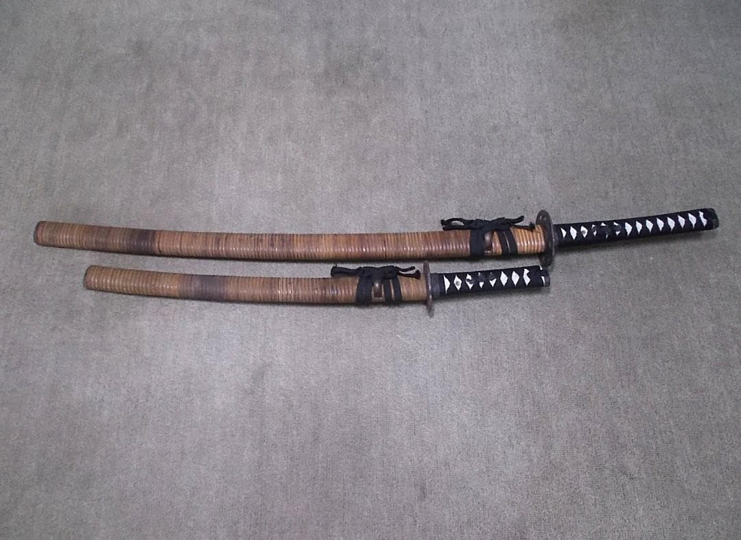 模造刀 居合刀 日本刀全長102cm1289g 67.5cm801g 鉄鍔 竹編