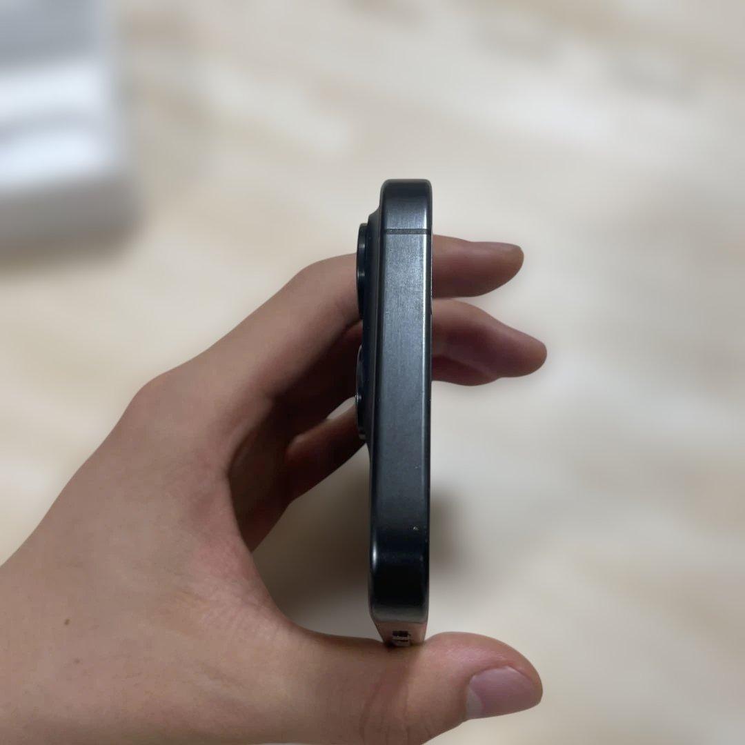 Apple iPhone 15 Pro 本体　SIMフリー