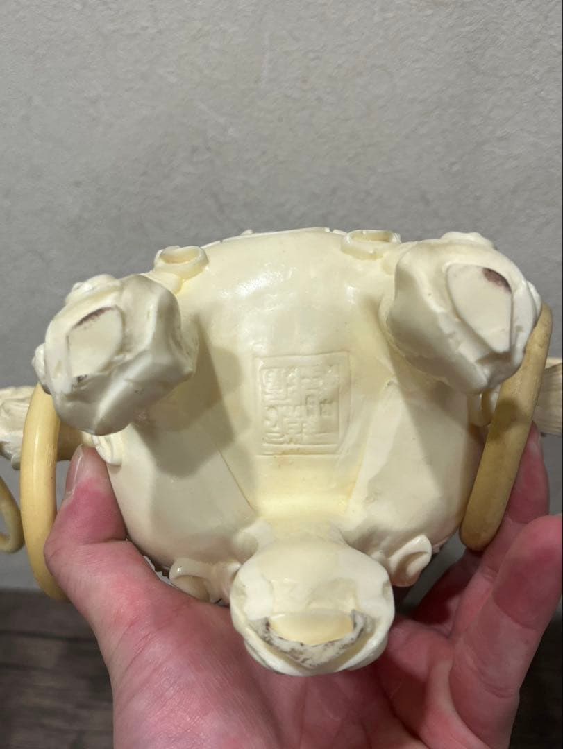 【送料込み】中国骨董　唐木台付き　彫刻　置物　象 大型香炉 手彫工芸品 三鼎型