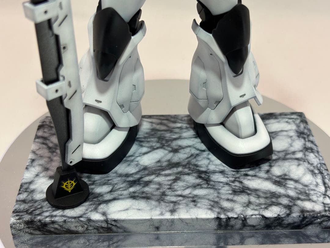 HG グフカスタム(ヴァイスローゼ)塗装完成品