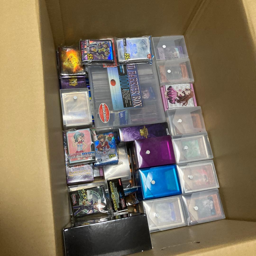 遊戯王　引退セット　コレクター用　スリーブ　プレイマット　デッキケース付き