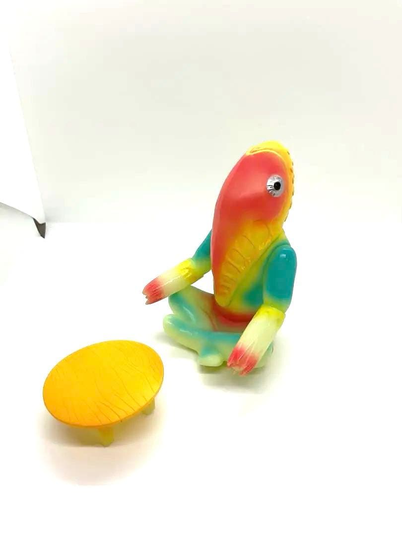 最終値下げ　激レア　希少　ブルマァク 蓄光 メトロン星人 ちゃぶ台付き ソフビ