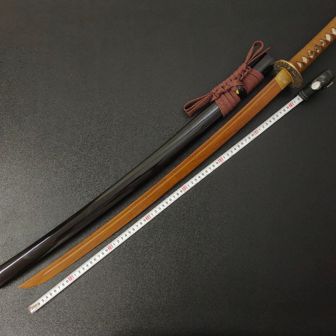 遙*人様 日本刀　模造刀　牡丹獅子の図　木製刀　硬木製　居合練習　合金装具　刀剣