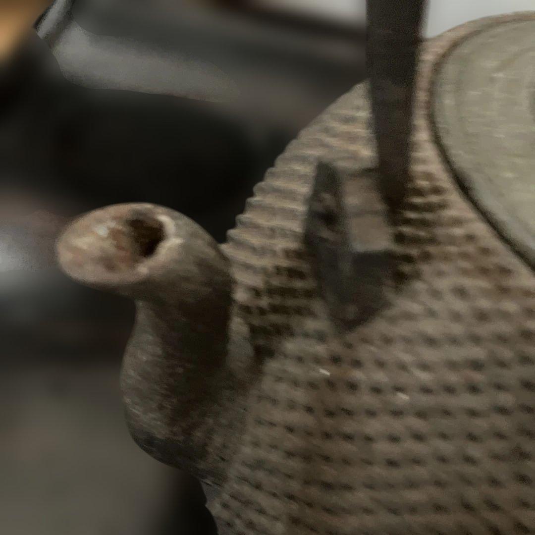 骨董品 金龍堂造鉄製網目模様の鉄瓶