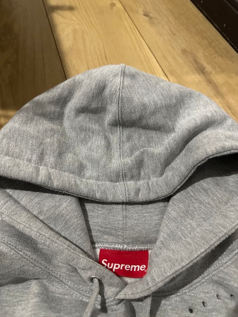 Supreme シュプリーム　フード付きパーカー