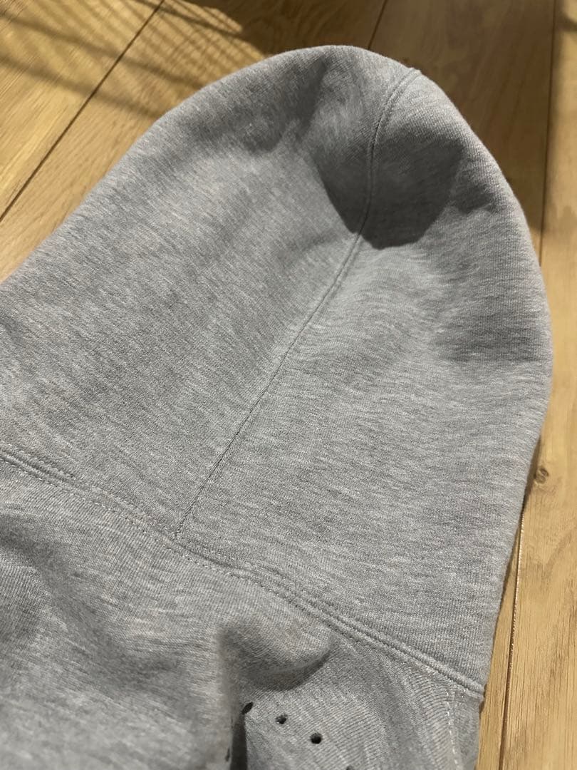 Supreme シュプリーム　フード付きパーカー