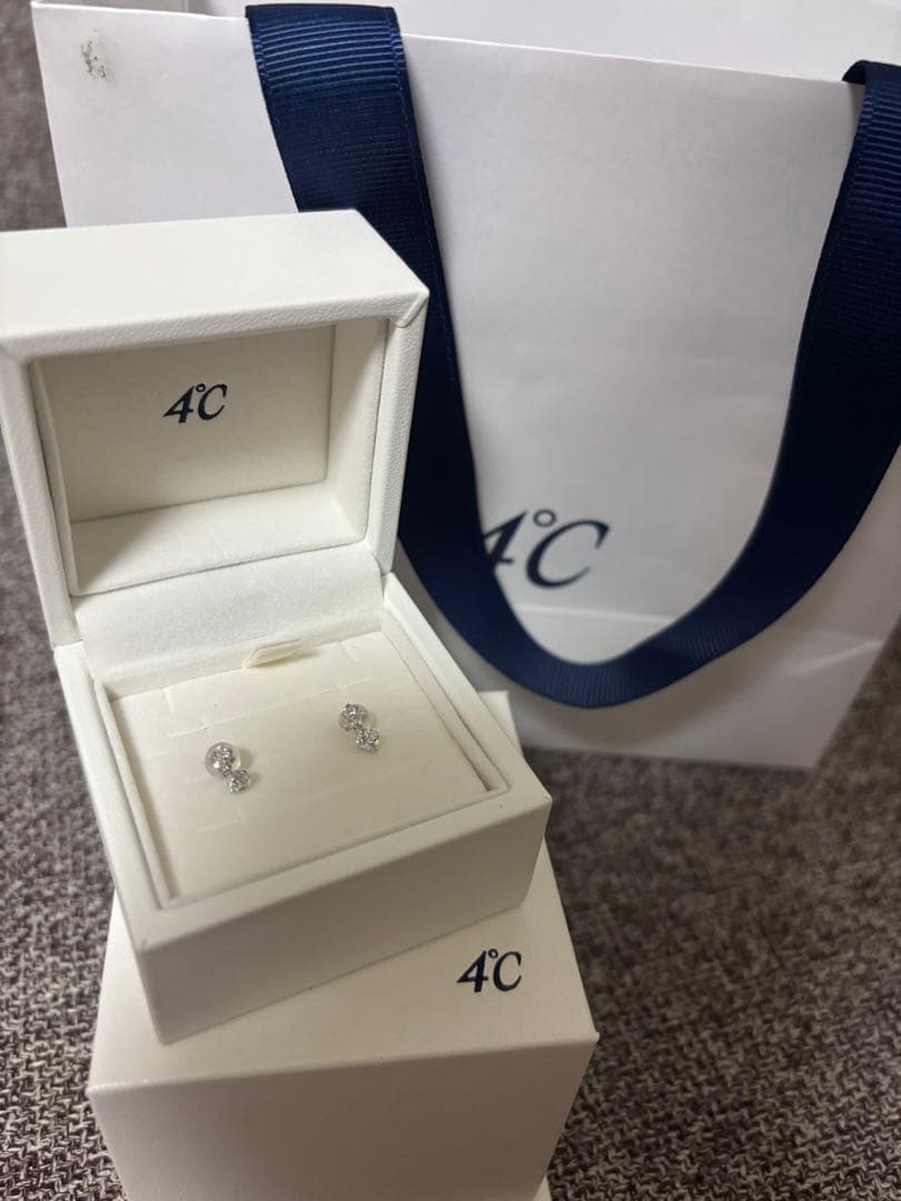 4℃ ピアス　シルバー　K10ホワイトゴールド