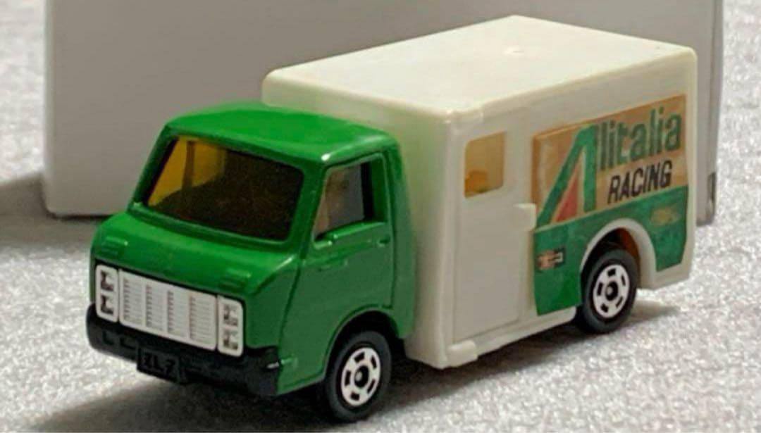 トミカ いすゞ エルフ FF マイパック ウォークスルーバン