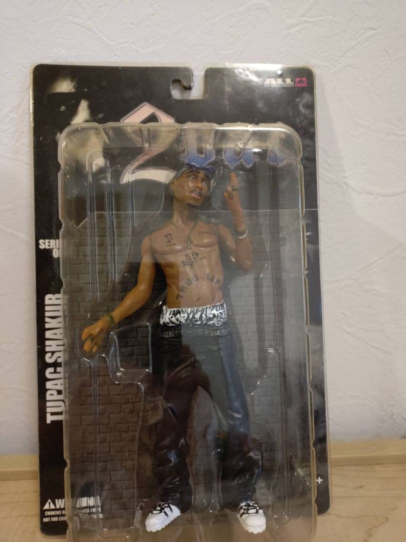 2PAC シャクール限定フィギュア