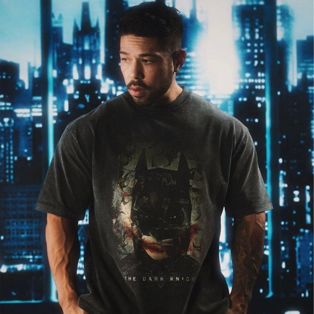 s*u様 最安値　LYFT × BATMANコラボ ダークナイト Tシャツ　Lサ