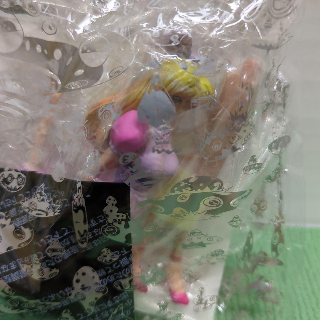 村上隆のスーパーフラットミュージアム ロサンゼルスエディション 9個。