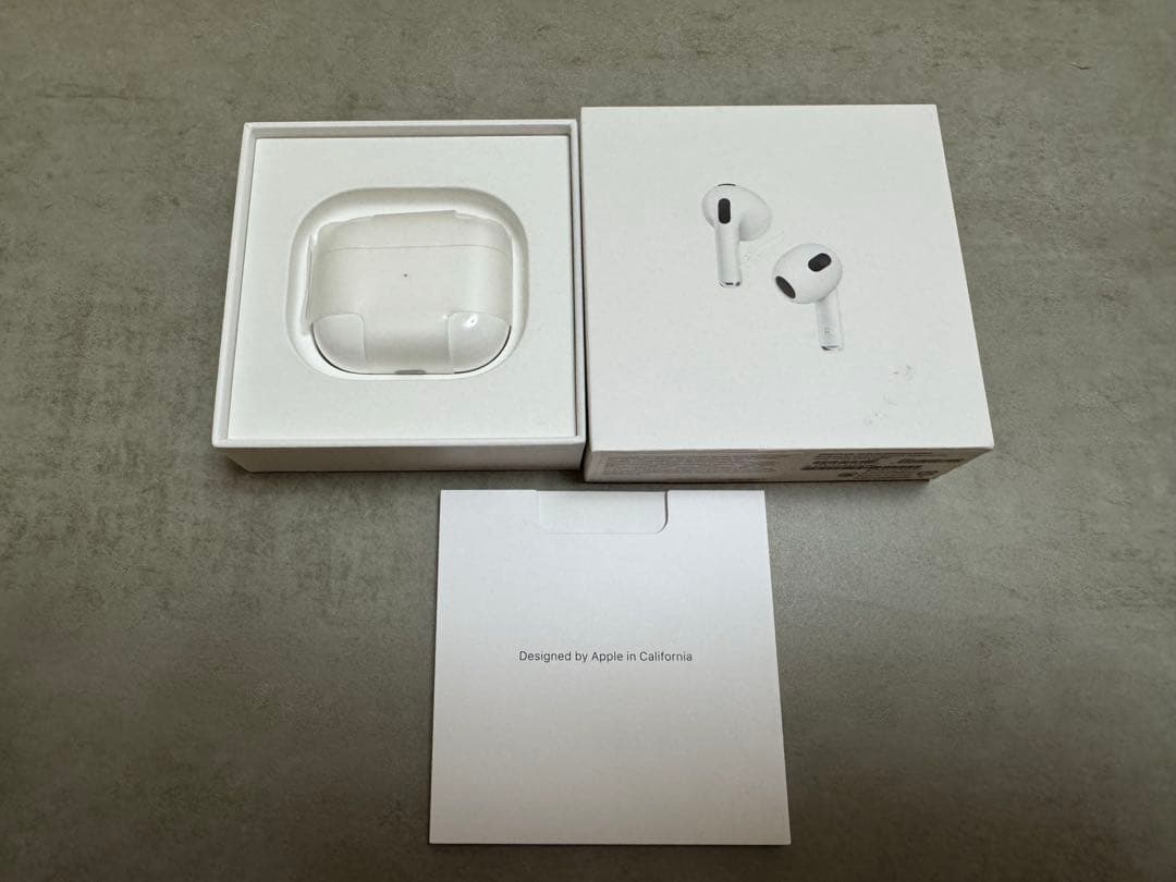 AirPods本体 充電ケース付き(第3世代)