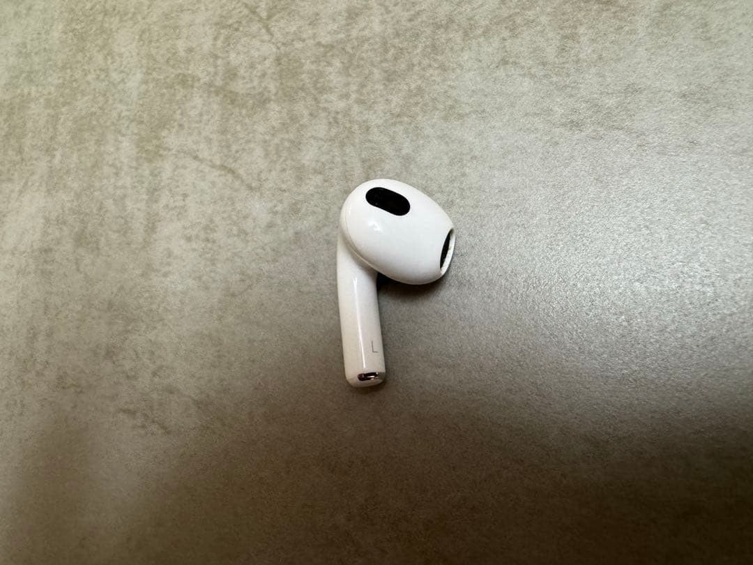 AirPods本体 充電ケース付き(第3世代)