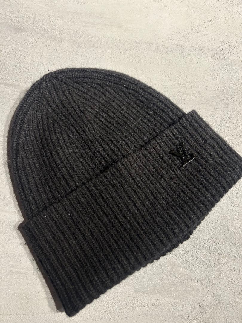 シーズンオフのため値下げ Louis Vuitton 黒 ニット帽