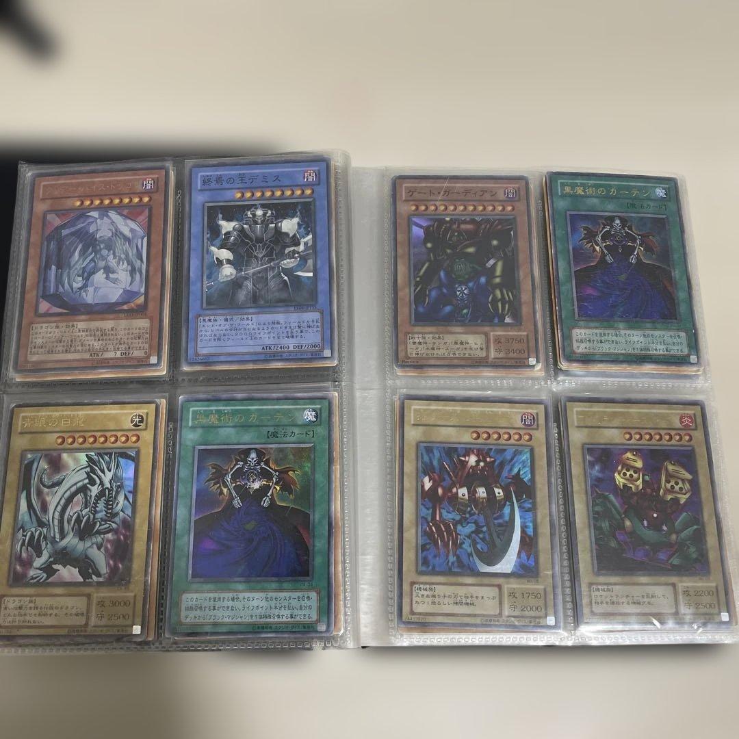 遊戯王カードアルバム引退品 気になるカードがありましたら コメントください。